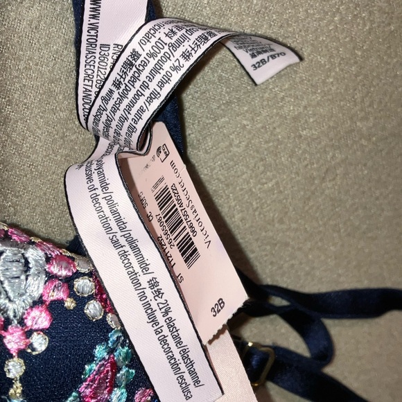 Victoria's Secret Dream Angels Bejeweled Embroidery Push Up Bra Size 32B - Picture 3 of 7